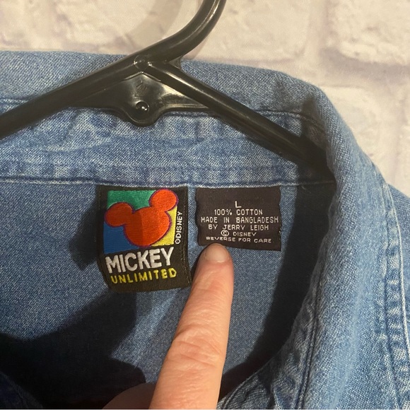 Mickey Unlimited | Button Up Embroidered Shirt L - Picture 6 of 7